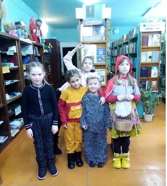 Литературный час "Великий сказочник Шарль Перро"